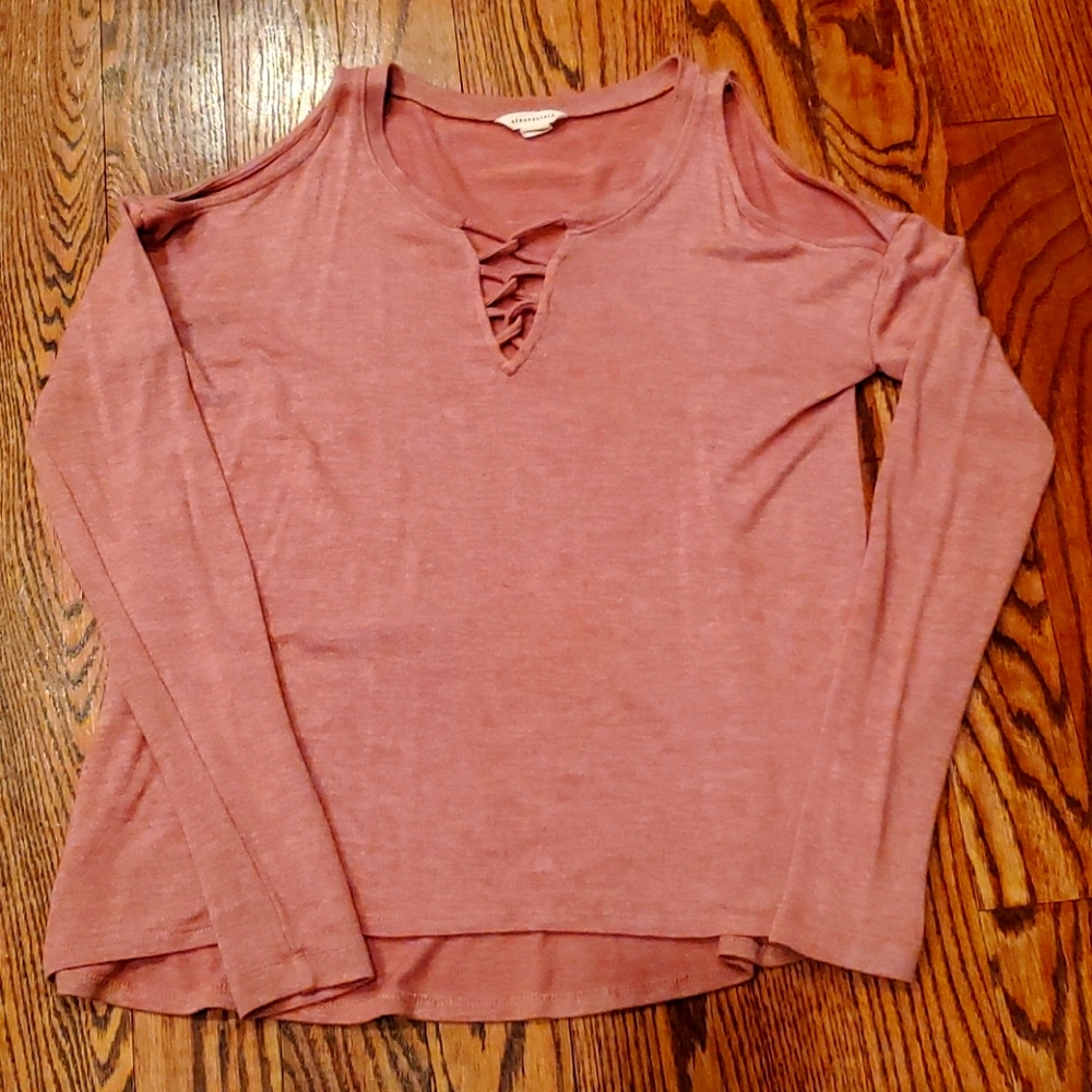 Pink Aéropostale cold shoulder top